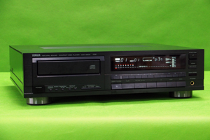 YAMAHA　CDプレーヤー　CDX-2200