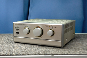 ONKYO　プリメインアンプ　A-922M