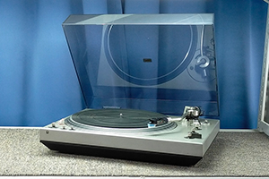 Technics　レコードプレーヤー　SL-1300