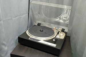 Victor　レコードプレーヤー　QL-Y33F